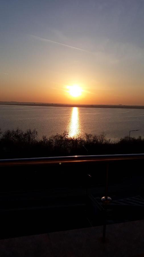 Lakeview Flats Summerland Mamaia Exterior foto